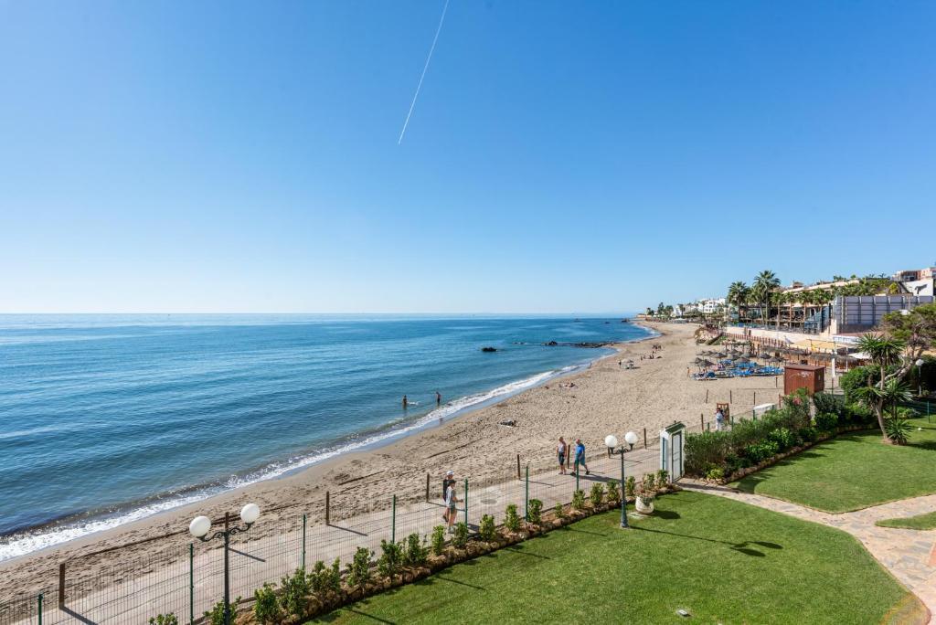Oceanfront Mijas Apartment Bagian luar foto